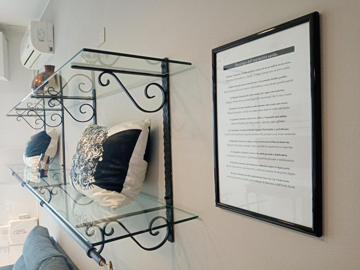 Einaudi 56 Guest House Cagliari Luaran gambar