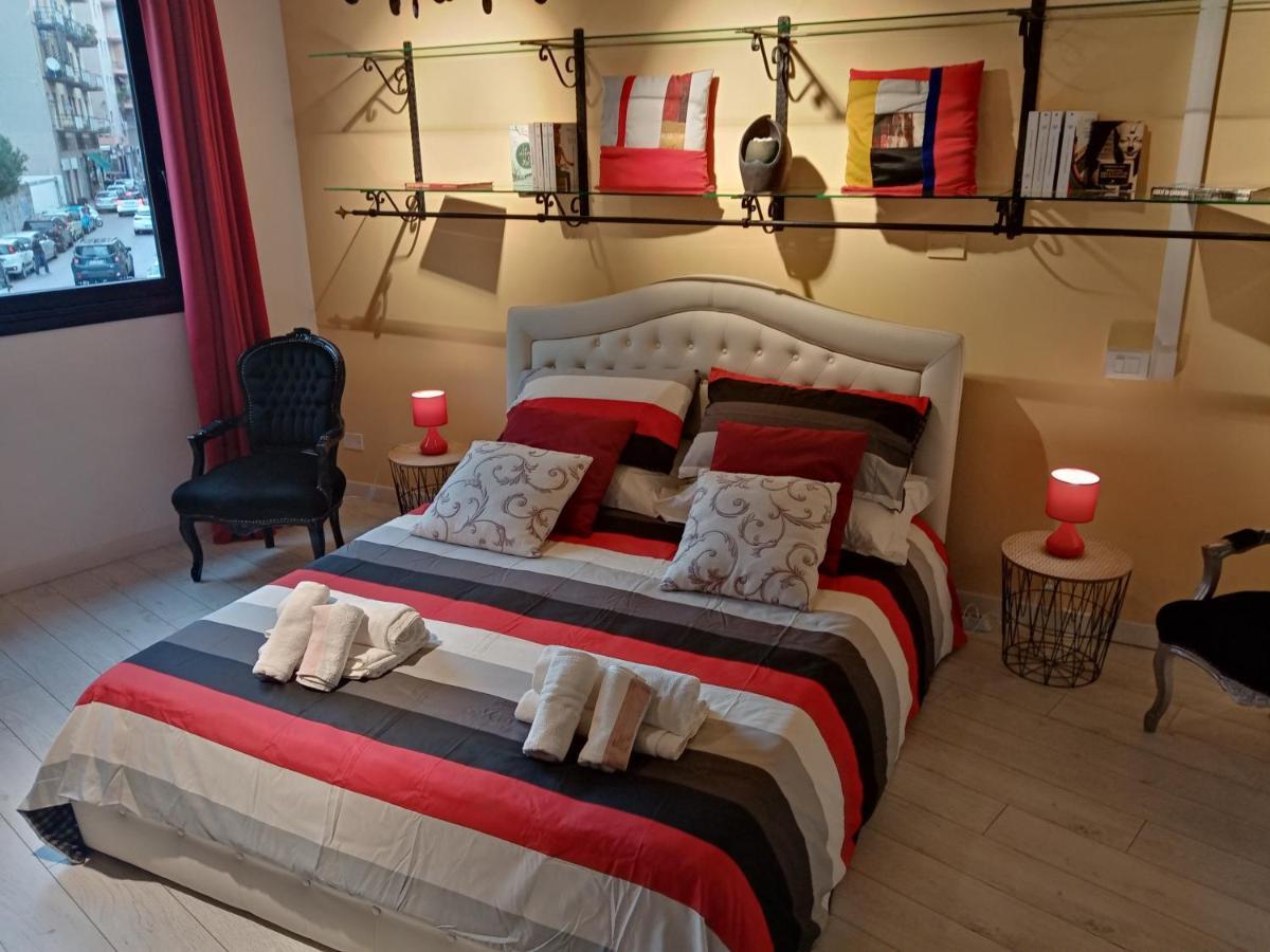 Einaudi 56 Guest House Cagliari Luaran gambar