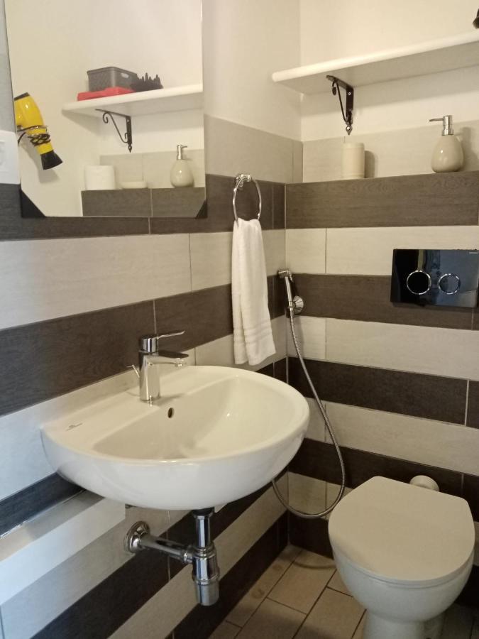 Einaudi 56 Guest House Cagliari Luaran gambar